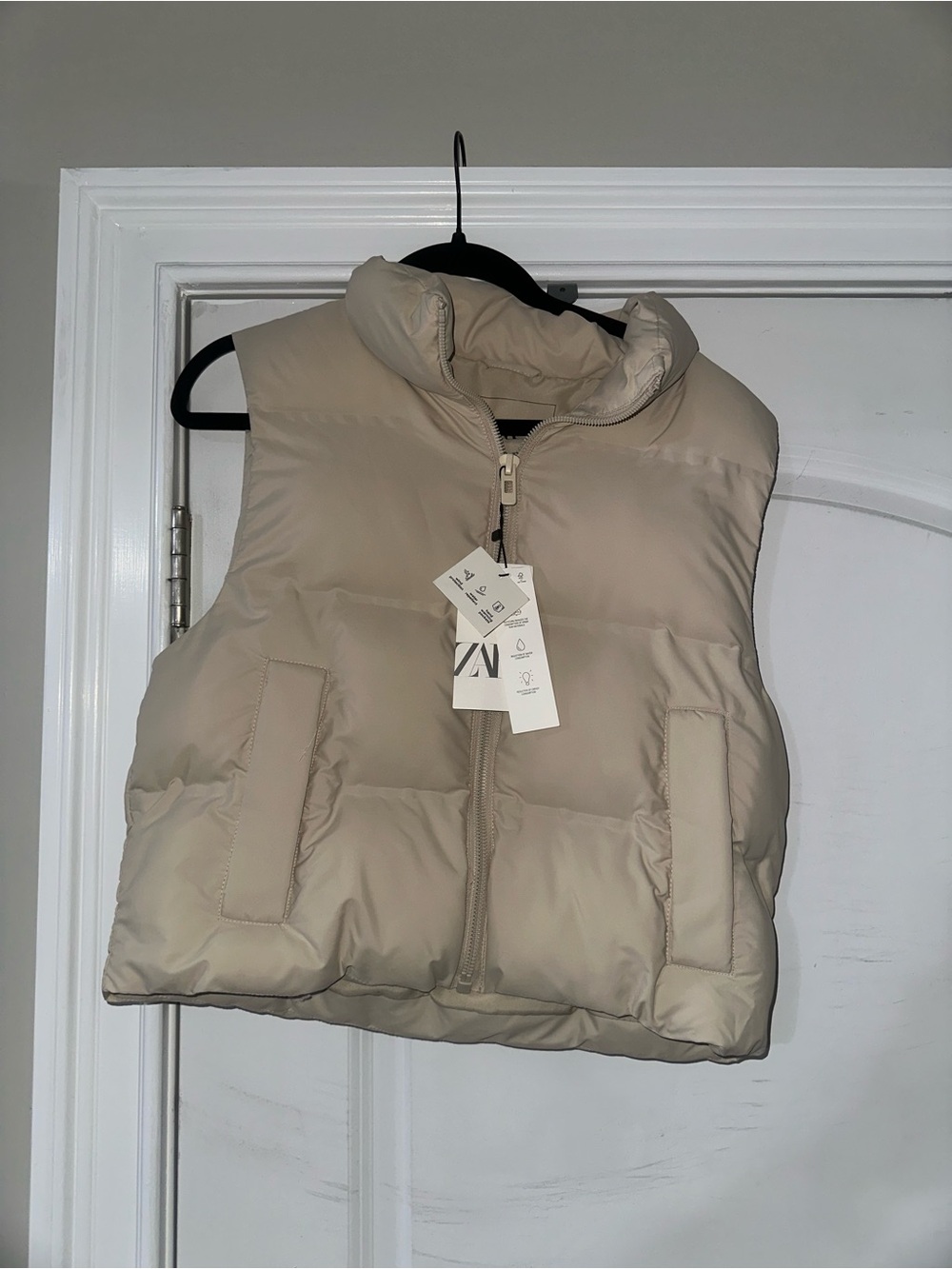 Zara Women’s Puffer Vest Size XS Brand New With Tags